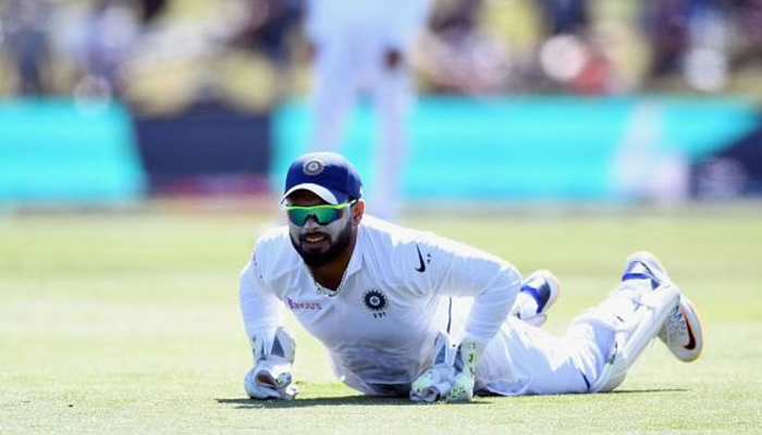 India vs england: ms dhoni Rishabh Pant Funny Commentary Funny Jokes Memes twitter | Dhoni рдХреА рд░рд╛рд╣ рдкрд░ Rishabh Pant, рд╕реНрдЯрдВрдк рдорд╛рдЗрдХ рдореЗрдВ рдХреИрдж рдХрдореЗрдВрдЯреНрд╕ рд╣реЛ рд░рд╣реЗ рд╣реИрдВ рд╡рд╛рдпрд░рд▓, рдЯреНрд╡рд┐рдЯрд░ рдкрд░ Funny India vs england: ms dhoni Rishabh Pant Funny Commentary Funny Jokes Memes twitter | Dhoni рдХреА рд░рд╛рд╣ рдкрд░ Rishabh Pant, рд╕реНрдЯрдВрдк рдорд╛рдЗрдХ рдореЗрдВ рдХреИрдж рдХрдореЗрдВрдЯреНрд╕ рд╣реЛ рд░рд╣реЗ рд╣реИрдВ рд╡рд╛рдпрд░рд▓, рдЯреНрд╡рд┐рдЯрд░ рдкрд░ Funny