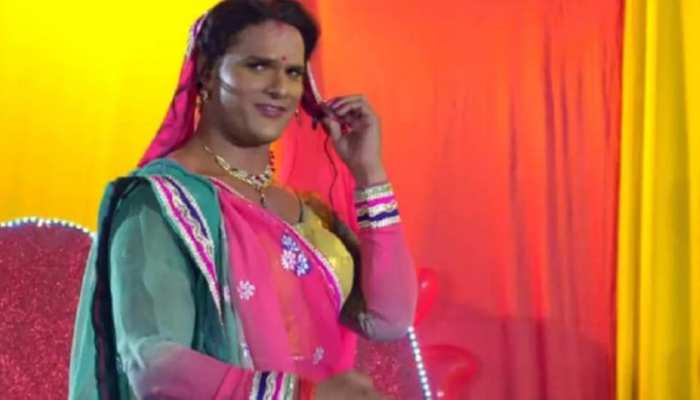 जब Jeans छोड़ Khesari Lal Yadav ने पहन ली Saree, स्टेज पर मचाया धमाल जब Jeans छोड़ Khesari Lal Yadav ने पहन ली Saree, स्टेज पर मचाया धमाल
