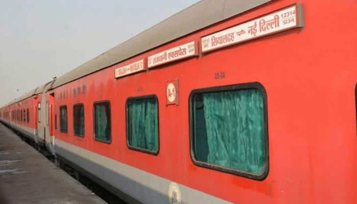 सस्‍ता होगा AC-3 टियर का सफर, कोच में होगी 83 सीटें, Railway ने बनाया प्‍लान