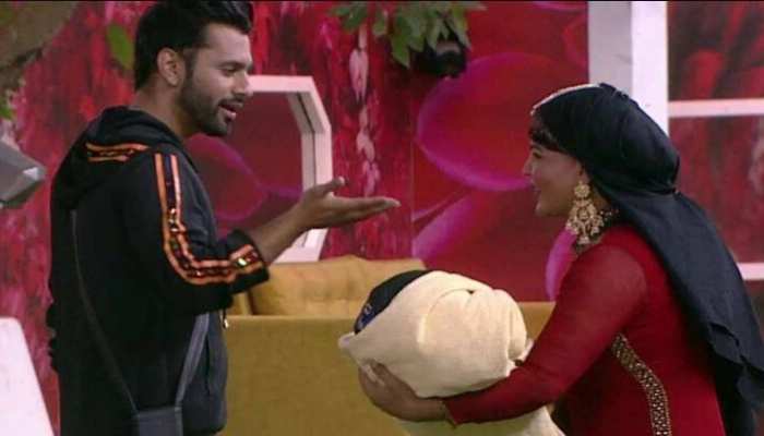 Bigg Boss: आपने देखा राखी सावंत और राहुल वैद्य का बच्चा? देखें ड्रामा क्वीन की मस्ती