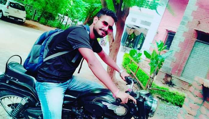 क्लासरूम के ब्लैक बोर्ड पर लिखा 'FINISH', छात्र ने दोस्त और लड़की को मारी गोली