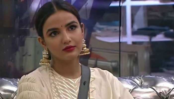 Bigg Boss फिनाले से कुछ देर पहले ही जैस्मिन भसीन हुई Oops मूमेंट का शिकार