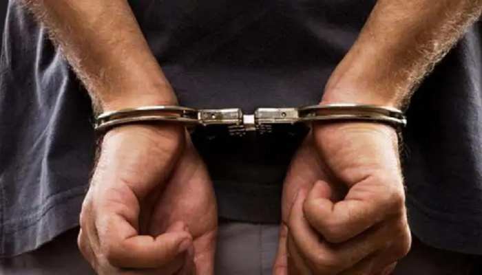 Karauli: कार से भारी मात्रा में बरामद हुआ विस्फोटक सामग्री, दो गिरफ्तार Karauli: कार से भारी मात्रा में बरामद हुआ विस्फोटक सामग्री, दो गिरफ्तार