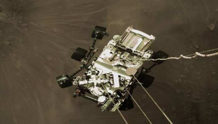 NASA Perseverance Rover Landing Video: मंगल से NASA के रोवर ने भेजा पहला वीडियो, देखें लाल ग्रह का अद्भुत नजारा NASA Perseverance Rover Landing Video: मंगल से NASA के रोवर ने भेजा पहला वीडियो, देखें लाल ग्रह का अद्भुत नजारा