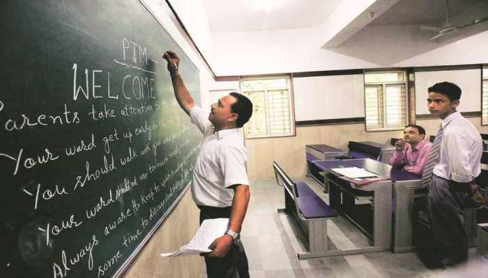 UP TGT PGT Vacancy 2021: इंतजार होगा खत्म! शिक्षकों के 15,508 पदों पर होने जा रही हैं भर्तियां, जानें डिटेल UP TGT PGT Vacancy 2021: इंतजार होगा खत्म! शिक्षकों के 15,508 पदों पर होने जा रही हैं भर्तियां, जानें डिटेल