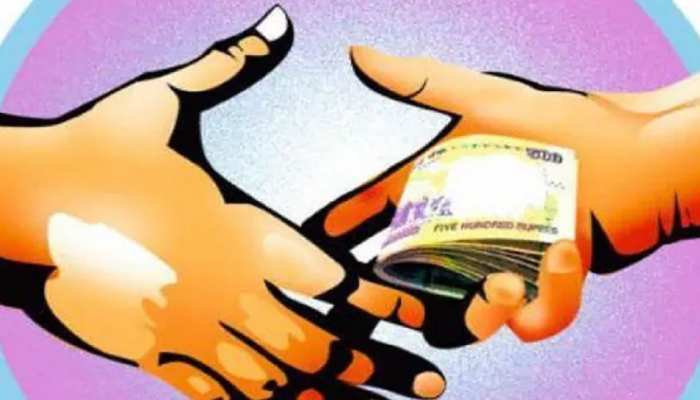 Sawai Madhopur News: ACB के हत्थे चढ़ा पटवारी, रिश्वत लेते हुए गिरफ्तार Sawai Madhopur News: ACB के हत्थे चढ़ा पटवारी, रिश्वत लेते हुए गिरफ्तार