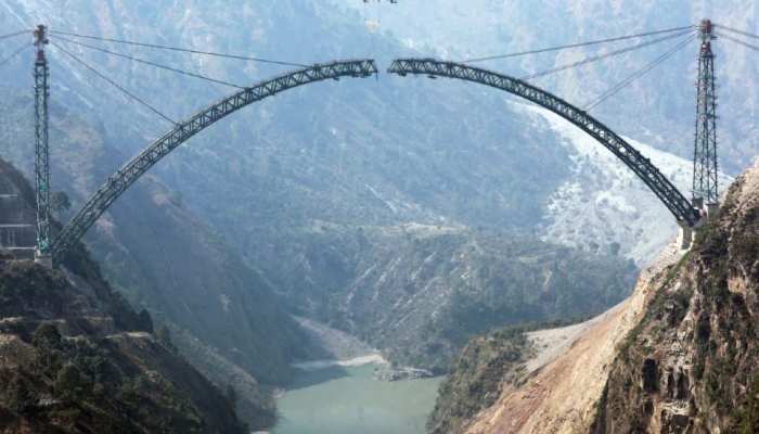 इस राज्य में एफिल टावर से भी ऊंचा बन रहा है रेलवे ब्रिज, मार्च तक हो सकता है निर्माण कार्य पूरा इस राज्य में एफिल टावर से भी ऊंचा बन रहा है रेलवे ब्रिज, मार्च तक हो सकता है निर्माण कार्य पूरा