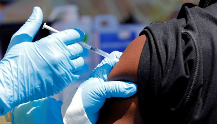 Corona Vaccination:इस उम्र के लोग ऐसे मुफ्त में करा सकेंगे वैक्सीनेशन, जानें नियम Corona Vaccination:इस उम्र के लोग ऐसे मुफ्त में करा सकेंगे वैक्सीनेशन, जानें नियम