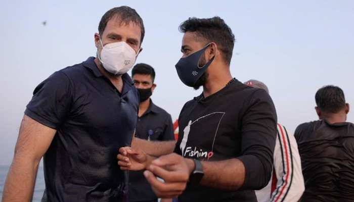 क्या आपने राहुल गांधी के ऐब्स और बासेप्स देखें हैं? नहीं देखे तो देखिए यह तस्वीरें क्या आपने राहुल गांधी के ऐब्स और बासेप्स देखें हैं? नहीं देखे तो देखिए यह तस्वीरें