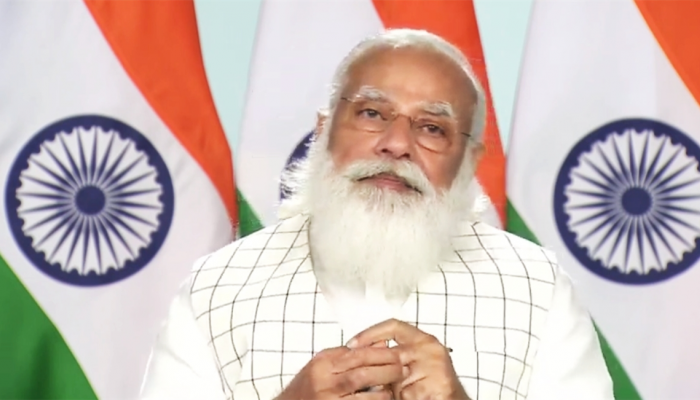 पीएम मोदी की तस्वीर वाले विज्ञापनों पर चुनाव आयोग की टेढ़ी नजर, कहा- आदर्श आचार संहिता का उल्लघंन पीएम मोदी की तस्वीर वाले विज्ञापनों पर चुनाव आयोग की टेढ़ी नजर, कहा- आदर्श आचार संहिता का उल्लघंन