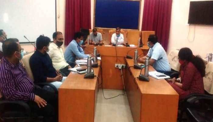 Udaipur: Corona केस बढ़ने पर प्रशासन सख्त, 6 राज्यों से आने पर दिखाना होगी जांच रिपोर्ट Udaipur: Corona केस बढ़ने पर प्रशासन सख्त, 6 राज्यों से आने पर दिखाना होगी जांच रिपोर्ट