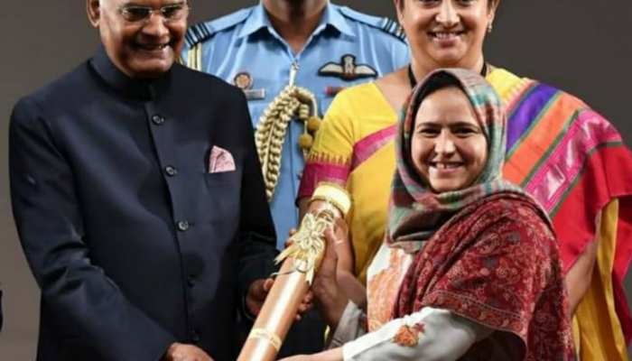 International Women’s Day 2021 : कश्मीर की आरिफा के जज्बे को सलाम, इस काम के लिए मिल चुका है राष्ट्रपति से सम्मान International Women’s Day 2021 : कश्मीर की आरिफा के जज्बे को सलाम, इस काम के लिए मिल चुका है राष्ट्रपति से सम्मान