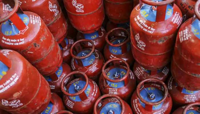 LPG Subsidy: ਕੀ ਬੰਦ ਹੋ ਗਈ ਤੁਹਾਡੀ LPG ਸਬਸਿਡੀ ! ਇਸ ਤਰ੍ਹਾਂ ਹੋਵੇਗੀ ਫ਼ੋਰਨ ਸ਼ੁਰੂ LPG Subsidy: ਕੀ ਬੰਦ ਹੋ ਗਈ ਤੁਹਾਡੀ LPG ਸਬਸਿਡੀ ! ਇਸ ਤਰ੍ਹਾਂ ਹੋਵੇਗੀ ਫ਼ੋਰਨ ਸ਼ੁਰੂ