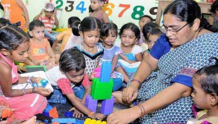 UP Anganwadi Recruitment 2021 started for 53,000 posts read these 15  instructions before applying form uppm | UP Anganwadi Recruitment: यूपी  आंगनवाड़ी के 53,000 पदों पर भर्ती शुरू, आवेदन करने से पहले