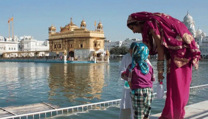 ਇਸ ਵਜ੍ਹਾ ਕਰਕੇ SGPC ਨੇ ਹਰਿਮੰਦਰ ਸਾਹਿਬ 'ਚ ਬੈਨ ਹੋਇਆ ਇਹ ਪ੍ਰਸ਼ਾਦ ਇਸ ਵਜ੍ਹਾ ਕਰਕੇ SGPC ਨੇ ਹਰਿਮੰਦਰ ਸਾਹਿਬ 'ਚ ਬੈਨ ਹੋਇਆ ਇਹ ਪ੍ਰਸ਼ਾਦ