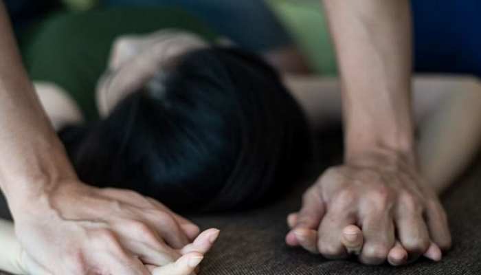 Banswara News : 16 साल की नाबालिग का गांव से अपहरण, दोस्त के घर किया गंदा काम Banswara News : 16 साल की नाबालिग का गांव से अपहरण, दोस्त के घर किया गंदा काम