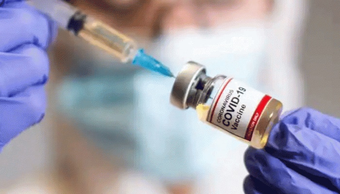 Chittorgarh में शुरू हुआ तीसरे चरण का Covid Vaccination, सांसद Joshi ने लगवाया टीका Chittorgarh में शुरू हुआ तीसरे चरण का Covid Vaccination, सांसद Joshi ने लगवाया टीका