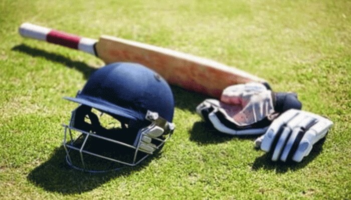 ग्वालियर: 49 रनों पर कैच आउट होने पर बल्लेबाज ने फील्डर को बैट से पीटा, 24 घंटे से नहीं आया होश ग्वालियर: 49 रनों पर कैच आउट होने पर बल्लेबाज ने फील्डर को बैट से पीटा, 24 घंटे से नहीं आया होश