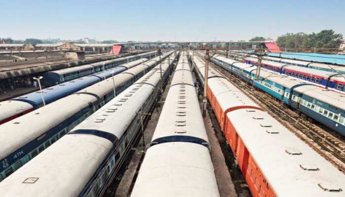 Indian Railways: यात्रियों के लिए खुशखबरी! पटरी पर दौड़ने लगीं 71 अनारक्षित ट्रेनें, देखें पूरी लिस्ट और बुकिंग प्रक्रिया Indian Railways: यात्रियों के लिए खुशखबरी! पटरी पर दौड़ने लगीं 71 अनारक्षित ट्रेनें, देखें पूरी लिस्ट और बुकिंग प्रक्रिया