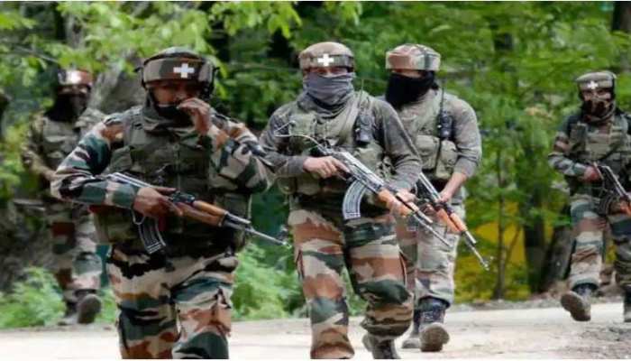 Jammu & Kashmir: पुलवामा में सुरक्षाबलों को मिली बड़ी कामयाबी, मार गिराए गए 2 आतंकी Jammu & Kashmir: पुलवामा में सुरक्षाबलों को मिली बड़ी कामयाबी, मार गिराए गए 2 आतंकी