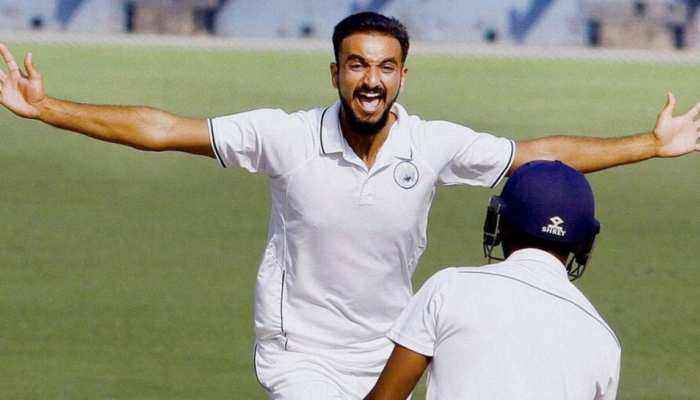 Harshal Patel: 2012-17 तक RCB का हिस्सा थे, 2018-20 में टीम ने छोड़ा, 21 में फिर खरीदा तो दिला दी जीत Harshal Patel: 2012-17 तक RCB का हिस्सा थे, 2018-20 में टीम ने छोड़ा, 21 में फिर खरीदा तो दिला दी जीत