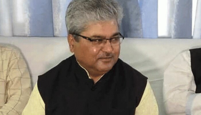 देवस्थानम बोर्ड को लेकर बोले भाजपा नेता- जब मस्जिद और चर्च सरकार के अधीन नहीं है, तो मंदिर क्यों? देवस्थानम बोर्ड को लेकर बोले भाजपा नेता- जब मस्जिद और चर्च सरकार के अधीन नहीं है, तो मंदिर क्यों?