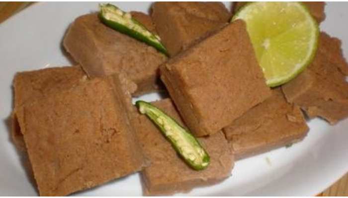 Vrat Recipe: Navratri 2021 में बनाएं सिंघाड़े की नमकीन बर्फी, बेहद लाजवाब है इसका स्वाद Vrat Recipe: Navratri 2021 में बनाएं सिंघाड़े की नमकीन बर्फी, बेहद लाजवाब है इसका स्वाद