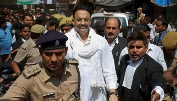 बांदा जेल में बेचैन है मुख्तार, पेशी में बोला- मीलॉर्ड बिस्तर, चादर, कूलर दिलवा दो बांदा जेल में बेचैन है मुख्तार, पेशी में बोला- मीलॉर्ड बिस्तर, चादर, कूलर दिलवा दो