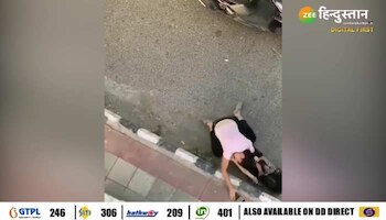 Viral Video: दो पापा के परियों ने दिखाई अपने बालों की मजबूती, वीडियो हुआ वायरल