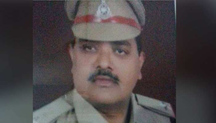 कोरोना वारियर्स: इंदौर में एसआई की कोरोना से मौत, टीआई और CSP भी कोरोना संक्रमित कोरोना वारियर्स: इंदौर में एसआई की कोरोना से मौत, टीआई और CSP भी कोरोना संक्रमित
