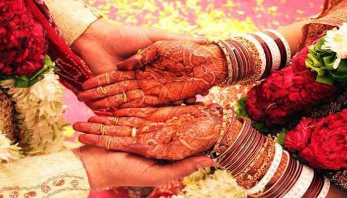 शादियों पर तालाबंदी: कोई बदल रहा शादी की डेट तो कोई मैरिज गार्डन, जानिए कब-कब है मुहूर्त शादियों पर तालाबंदी: कोई बदल रहा शादी की डेट तो कोई मैरिज गार्डन, जानिए कब-कब है मुहूर्त