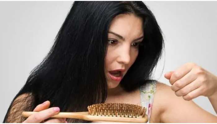 hair fall remedies hair fall control tips night care routine for strong hair | Hair Fall Remedies: बालों के झड़ने से परेशान हैं तो आजमाएं ये Gharelu Nuskhe, फिर स्वस्थ होंगे बाल | hair fall remedies hair fall control tips night care routine for strong hair | Hair Fall Remedies: बालों के झड़ने से परेशान हैं तो आजमाएं ये Gharelu Nuskhe, फिर स्वस्थ होंगे बाल |