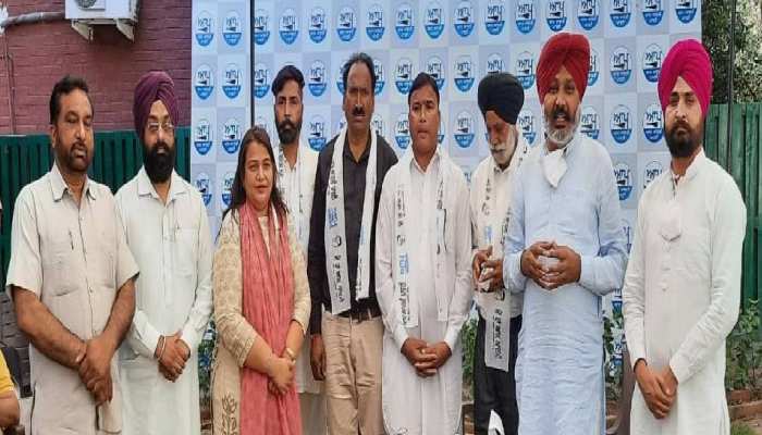 ਆਮ ਆਦਮੀ ਪਾਰਟੀ ਨੂੰ ਪੰਜਾਬ ਵਿੱਚ ਮਿਲੀ ਮਜ਼ਬੂਤੀ, ਕਪੂਰਥਲਾ ਦੇ ਭਾਜਪਾ ਅਤੇ ਅਕਾਲੀ ਆਗੂ ਹੋਏ ਪਾਰਟੀ ਵਿੱਚ ਸ਼ਾਮਲ ਆਮ ਆਦਮੀ ਪਾਰਟੀ ਨੂੰ ਪੰਜਾਬ ਵਿੱਚ ਮਿਲੀ ਮਜ਼ਬੂਤੀ, ਕਪੂਰਥਲਾ ਦੇ ਭਾਜਪਾ ਅਤੇ ਅਕਾਲੀ ਆਗੂ ਹੋਏ ਪਾਰਟੀ ਵਿੱਚ ਸ਼ਾਮਲ