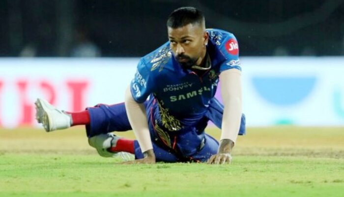 IPL 2021 MI vs DC: Hardik Pandya के कैच क्लेम को लेकर ट्विटर पर उठे सवाल, लोगों ने बुरी तरह किया ट्रोल IPL 2021 MI vs DC: Hardik Pandya के कैच क्लेम को लेकर ट्विटर पर उठे सवाल, लोगों ने बुरी तरह किया ट्रोल