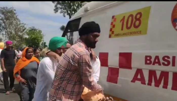 ਨਗਰ ਕੀਰਤਨ ਦੌਰਾਨ ਗੱਡੀ ਹੋਈ ਹਾਦਸੇ ਦਾ ਸ਼ਿਕਾਰ, 20 ਦੇ ਕਰੀਬ ਸ਼ਰਧਾਲੂ ਹੋਏ ਜਖ਼ਮੀ ਨਗਰ ਕੀਰਤਨ ਦੌਰਾਨ ਗੱਡੀ ਹੋਈ ਹਾਦਸੇ ਦਾ ਸ਼ਿਕਾਰ, 20 ਦੇ ਕਰੀਬ ਸ਼ਰਧਾਲੂ ਹੋਏ ਜਖ਼ਮੀ