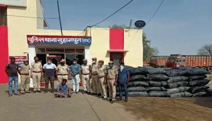 Pratapgarh News: चिप्स के कट्टों में 80 लाख का डोडा चूरा ले जा रहा था तस्कर, Arrest Pratapgarh News: चिप्स के कट्टों में 80 लाख का डोडा चूरा ले जा रहा था तस्कर, Arrest