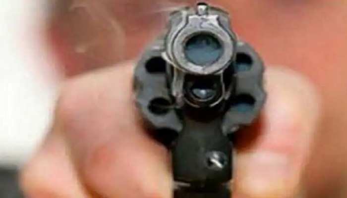 Bhagalpur: कोरोना काल में भी नहीं थम रहा है अपराध, नाइट कर्फ्यू का फायदा उठा दवा दुकानदार को मारी गोली Bhagalpur: कोरोना काल में भी नहीं थम रहा है अपराध, नाइट कर्फ्यू का फायदा उठा दवा दुकानदार को मारी गोली