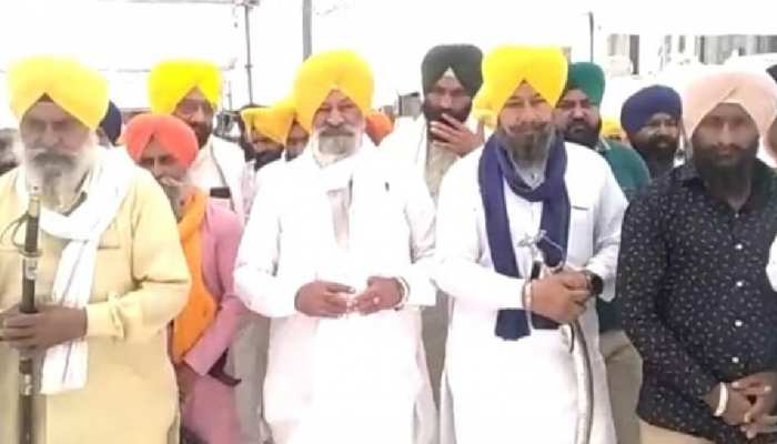 ਸ੍ਰੀ ਅਕਾਲ ਤਖ਼ਤ ਸਾਹਿਬ ਤੇ ਨਤਮਸਤਕ ਹੋਣ ਪਰਿਵਾਰ ਸਣੇ ਪੁੱਜੇ ਸੁੱਚਾ ਸਿੰਘ ਲੰਗਾਹ ਸ੍ਰੀ ਅਕਾਲ ਤਖ਼ਤ ਸਾਹਿਬ ਤੇ ਨਤਮਸਤਕ ਹੋਣ ਪਰਿਵਾਰ ਸਣੇ ਪੁੱਜੇ ਸੁੱਚਾ ਸਿੰਘ ਲੰਗਾਹ