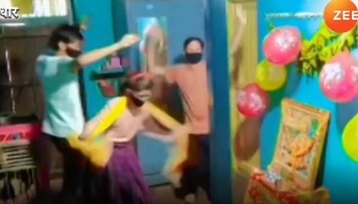 पिता के 20 प्रतिशत फेफड़े इन्फेक्टेड, बच्चे भी आए पॉजिटिव, होम आइसोलेशन में किया डांस, गाए गाने, अब हो गए स्वस्थ पिता के 20 प्रतिशत फेफड़े इन्फेक्टेड, बच्चे भी आए पॉजिटिव, होम आइसोलेशन में किया डांस, गाए गाने, अब हो गए स्वस्थ