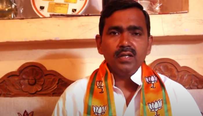 Munger: आइसोलेशन सेंटर में गंदगी देख भड़के BJP MLA, अधिकारियों को फोन कर सुनाई 'खरी-खोटी' Munger: आइसोलेशन सेंटर में गंदगी देख भड़के BJP MLA, अधिकारियों को फोन कर सुनाई 'खरी-खोटी'