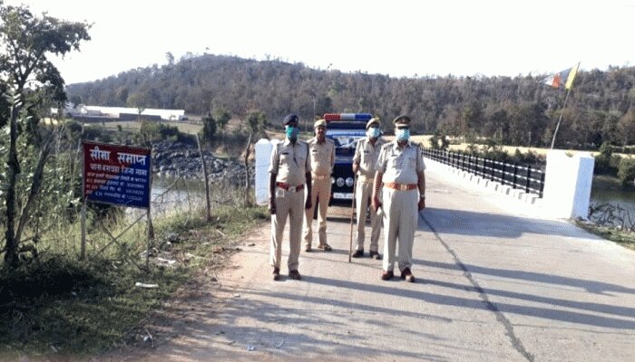 Jhalawar में Corona infection से हालात बेकाबू, जिले से सटी MP की 6 सीमाएं सील़ Jhalawar में Corona infection से हालात बेकाबू, जिले से सटी MP की 6 सीमाएं सील़