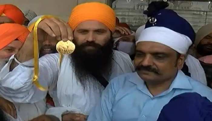 ਦਰਬਾਰ ਸਾਹਿਬ ਵਿਖੇ ਨਤਮਸਤਕ ਹੋਏ ਸਾਬਕਾ IG ਪੰਜਾਬ ਅਤੇ ਰਾਜਨੀਤੀ ਨੂੰ ਲੈ ਕੇ ਕੀਤਾ ਇਹ ਵੱਡਾ ਐਲਾਨ ਦਰਬਾਰ ਸਾਹਿਬ ਵਿਖੇ ਨਤਮਸਤਕ ਹੋਏ ਸਾਬਕਾ IG ਪੰਜਾਬ ਅਤੇ ਰਾਜਨੀਤੀ ਨੂੰ ਲੈ ਕੇ ਕੀਤਾ ਇਹ ਵੱਡਾ ਐਲਾਨ