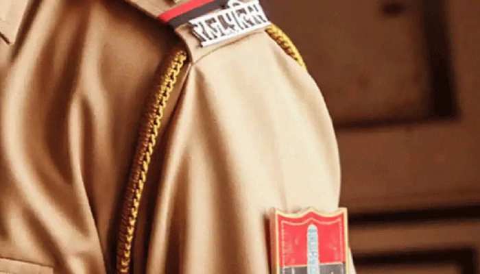 Bhilwara: कोरोना के बढ़ते संक्रमण के बीच प्रशासन ने किया फ्लैग मार्च, सख्ती को लेकर किया अलर्ट Bhilwara: कोरोना के बढ़ते संक्रमण के बीच प्रशासन ने किया फ्लैग मार्च, सख्ती को लेकर किया अलर्ट