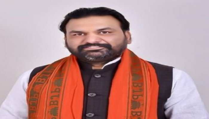 मुंगेर: कोविड सेंटर का मंत्री सम्राट चौधरी ने किया निरीक्षण, बोले- पंचायत स्तर पर हो रहा है मास्क वितरण मुंगेर: कोविड सेंटर का मंत्री सम्राट चौधरी ने किया निरीक्षण, बोले- पंचायत स्तर पर हो रहा है मास्क वितरण