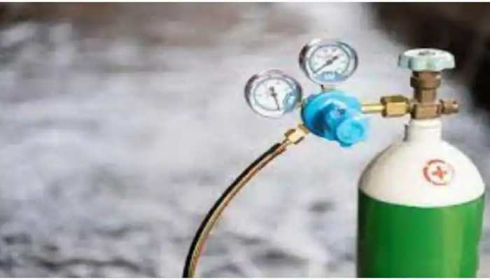 Ajmer: मित्तल हॉस्पिटल में गहराया Oxygen संकट, प्रशासन ने MP भूपेंद्र यादव से मांगी मदद Ajmer: मित्तल हॉस्पिटल में गहराया Oxygen संकट, प्रशासन ने MP भूपेंद्र यादव से मांगी मदद