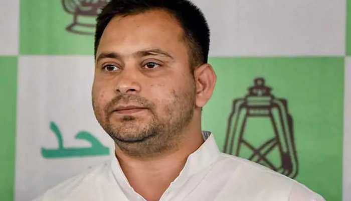 तेजस्वी का बिहार सरकार पर हमला, कहा-लालची लोग मरने वालों की चिंता छोड़ हैडलाइन मैनेज करने में जुटे तेजस्वी का बिहार सरकार पर हमला, कहा-लालची लोग मरने वालों की चिंता छोड़ हैडलाइन मैनेज करने में जुटे