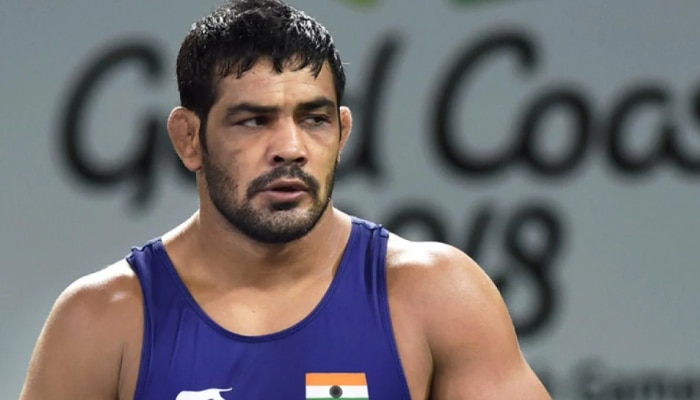 Wrestler sushil kumar in murder case at chhatrasal stadium delhi police raids see update |मर्डर केस में फंसते जा रहे हैं ओलंपिक विजेता Sushil Kumar, कई दिनों से फरार, परिवार से हुई