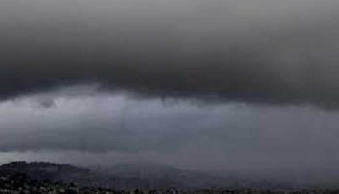 MP Weather: भोपाल समेत इन इलाकों में बरसा पानी, उमस भरी गर्मी से इस दिन मिलेगी राहत MP Weather: भोपाल समेत इन इलाकों में बरसा पानी, उमस भरी गर्मी से इस दिन मिलेगी राहत
