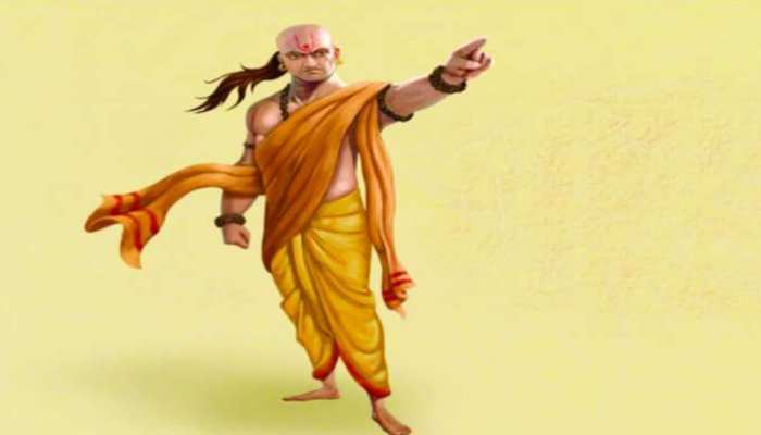 malediction is the biggest fear of anybodys life know what chanakya niti  says about this | Chanakya Niti: जानें क्या है व्यक्ति के जीवन का सबसे बड़ा  डर, जो इंसान को पल-पल