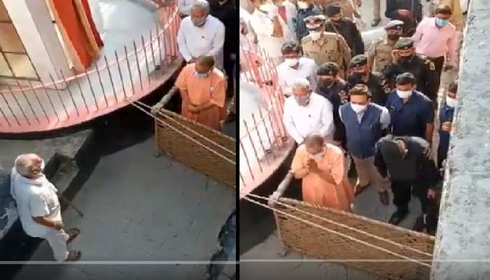 क्या मुख्यमंत्री योगी को बुजुर्ग ने गली में आने से रोका? जानें वायरल वीडियो की क्या है सच्चाई क्या मुख्यमंत्री योगी को बुजुर्ग ने गली में आने से रोका? जानें वायरल वीडियो की क्या है सच्चाई